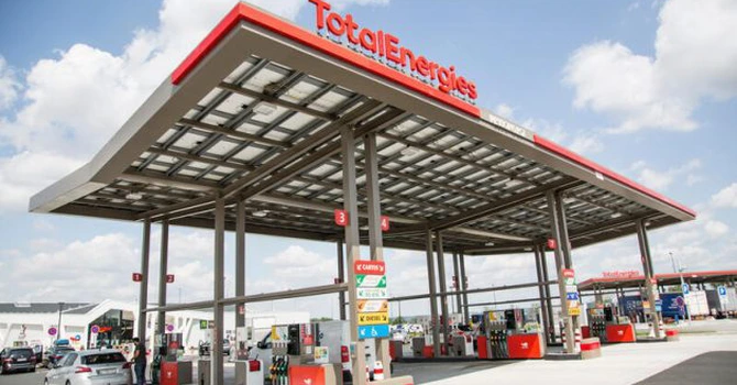 Alertă în Franţa. Penurie de carburanţi – 12% dintre benzinăriile din Hexagon au rămas fără unii dintre carburanţii pe care îi vând de obicei