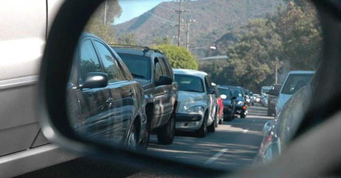 Anunţ urgent pentru şoferi. Poliţia Română – Trafic foarte aglomerat pe anumite drumuri. Ce rute alternative există – date luni, 13 aprilie 2026