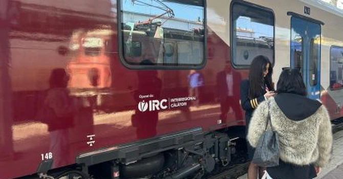 VIDEO Primul tren nou de la Alstom operat de un privat a plecat astăzi în prima cursă cu călători pe ruta București – Brașov