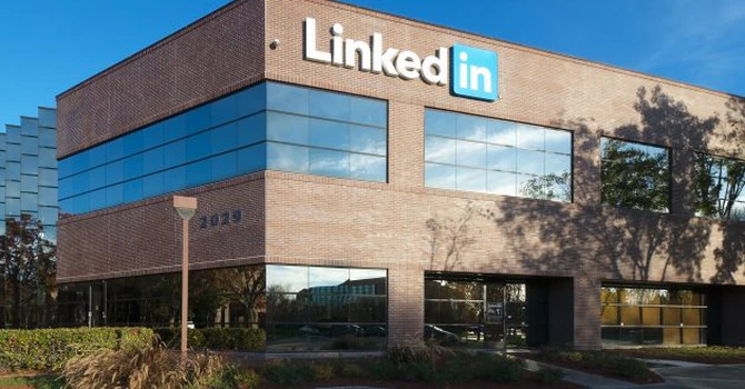 LinkedIn pregătește concedieri – surse Reuters
