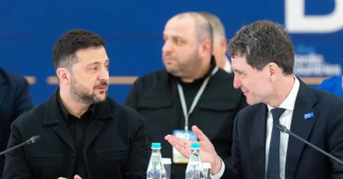 Zelenski la Chișinău: Ucraina este pregătită să contribuie la dezvoltarea capacităţilor de apărare ale României şi Republicii Moldova