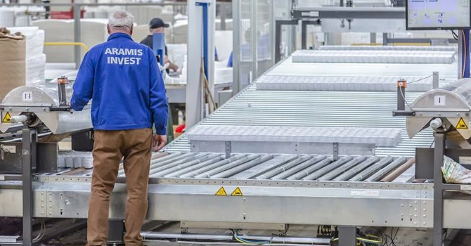 Lovitură pentru cel mai mare producător de mobilă din România: Aramis Invest taie salariile cu până la 30%. Angajații care refuză sunt puși să plece