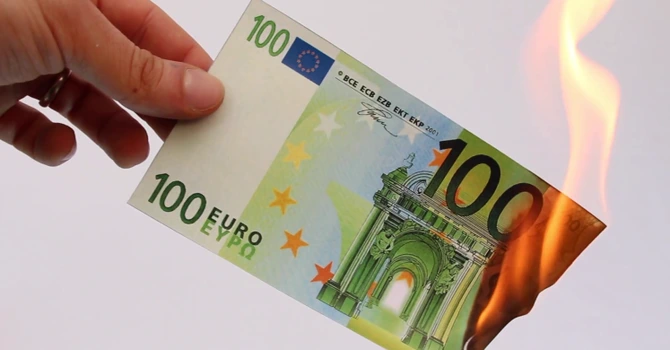 BCE: Şocul energetic provocat de războiul din Iran ar putea avea un „impact persistent” asupra inflaţiei