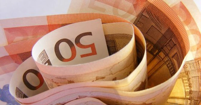 Grecia vrea să limiteze plățile în numerar la 500 de euro. Amenzi duble pentru contravenienți – proiect