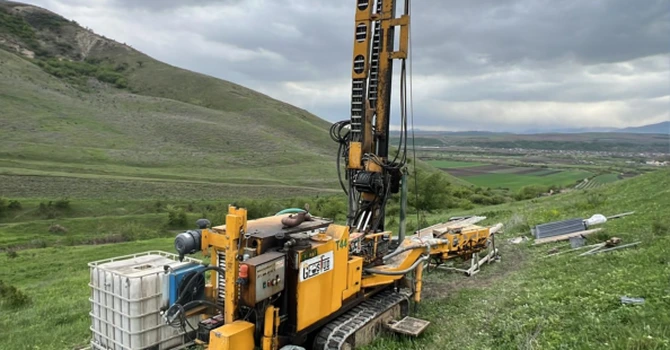 FOTO Autostrada A13 Brașov – Bacău: Proiectantul efectuează teste pentru viitoarele tuneluri