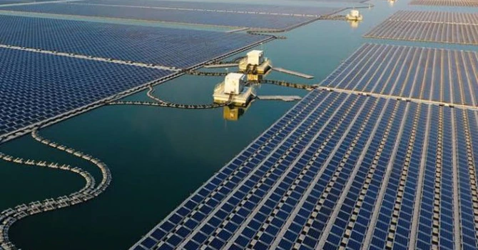 Încă un pas pentru primul parc fotovoltaic plutitor al Hidroelectrica. Autorizație de la ANRE