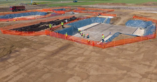S-a dat startul oficial al celui mai mare parc fotovoltaic cu baterii din România. Enery a început centrala hibridă gigantică de la Ogrezeni, Giurgu, 760 MWp cu 1.000 MWh stocare