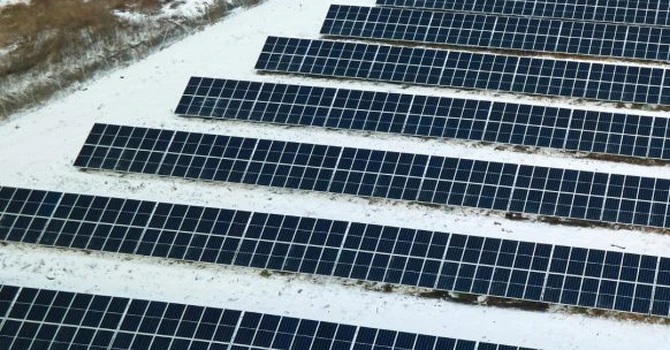 Producătorul de telefoane Allview intră în energie: Visual Fan investește într-un parc de stocare de 30 MWh lângă Brașov