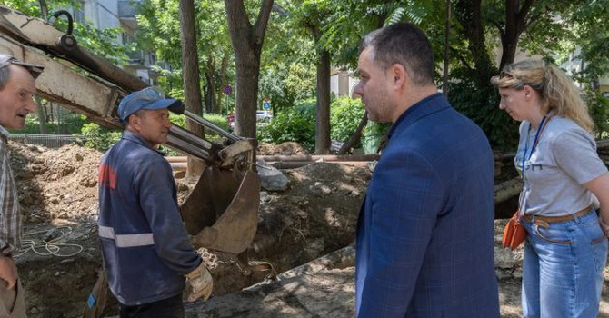 Vizite inopinate ale primarului Ciucu la mai multe șantiere din București care înregistează întârzieri, unele și de un an. Ce spune că a găsit acolo