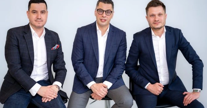 Gabriel Voicu și Victor Vremera, care au vândut apartamente de un miliard de euro, își lansează propria companie de consultanță. Cine mai face parte din acționariat