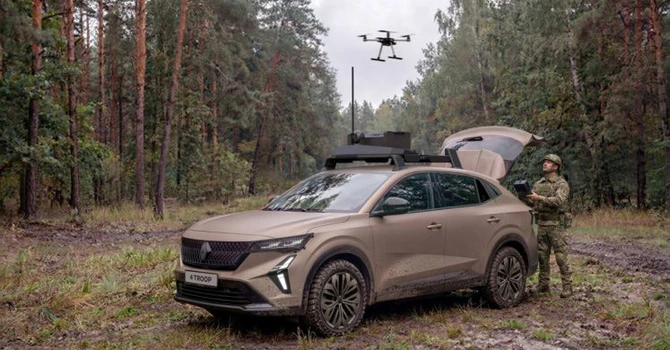 Cu ajutorul Thales, Renault transformă Rafale în vehicul militar care poate controla drone în deplină liniște