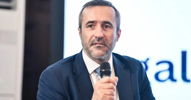 Importatorii români de forță de muncă se plâng că OUG 32/2026 privind muncitorii străini le-a blocat activitatea