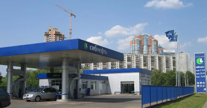 Rusia relaxează standardele de calitate pentru combustibili, în încercarea de a evita penuria