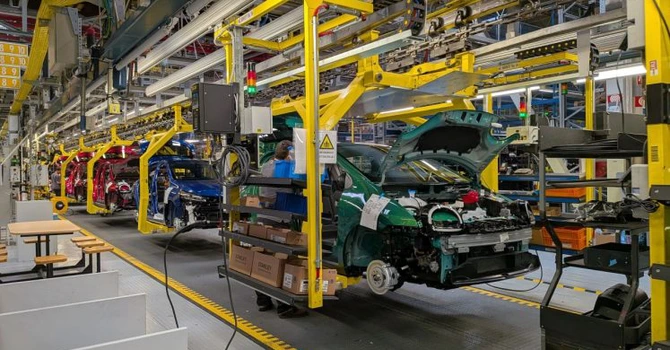 Renault, Volkswagen şi Stellantis cer împreună reglementări mai simple şi subvenţii pentru încurajarea producţiei de maşini „Made in Europe”