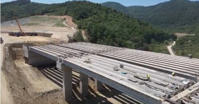 VIDEO Autostrada A1 Sibiu – Pitești: A crescut semnificativ progresul pe secțiunea 2, deși nu a fost emis încă acordul de mediu revizuit – șeful CNAIR