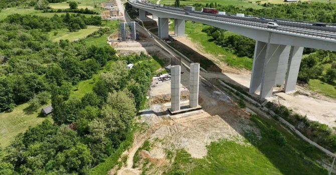 VIDEO Autostrada A13 Sibiu – Făgăraş: Makyol avansează pe toate cele patru loturi. Care mai este stadiul lucrărilor