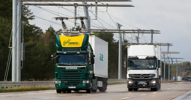 „Autostrăzi” pentru camioane electrice şi bancuri de testare pentru vehicule autonome – promovate de UE