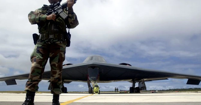 Trump pregăteşte o mutare-şoc pentru Europa. SUA ar putea reduce drastic numărul de avioane şi nave de război pentru operaţiunile NATO în Europa (NYT)