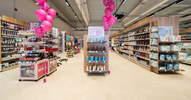 Concurentul DM se extinde la braț cu Penny Market. Magazine BIPA noi în Jumbo Center