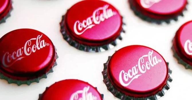 Afacerile Coca-Cola s-au reîntors sub pragul de 4 miliarde de lei, într-un an în care un singur mare producător din cinci și-a menținut vânzările pe plus