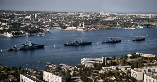 Atacurile cu drone ale Ucrainei au lăsat fără curent portul Sevastopol, baza Flotei Rusiei din Marea Neagră