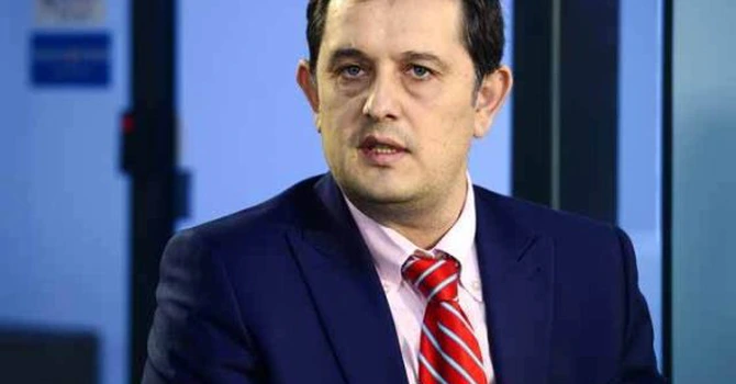 Gheorghe Piperea: Un milion de consumatori ar trebui să dea în judecată băncile pentru a recupera prejudiciile cauzate din plata ratelor la un ROBOR crescut artificial cu 2-3%