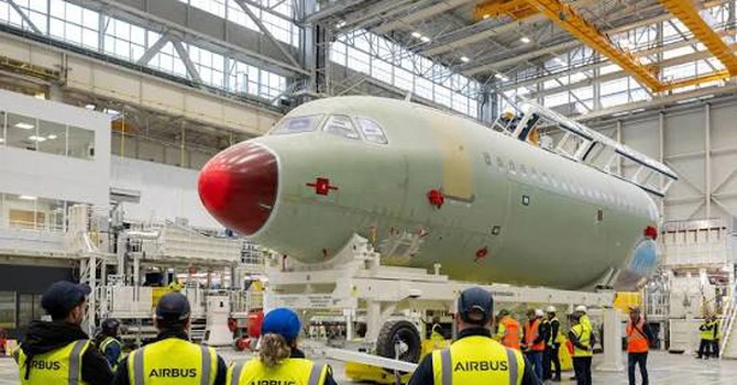 Airbus a inaugurat la Toulouse a doua linie de asamblare a avioanelor A320, modelul cu cele mai mari vânzări din lume
