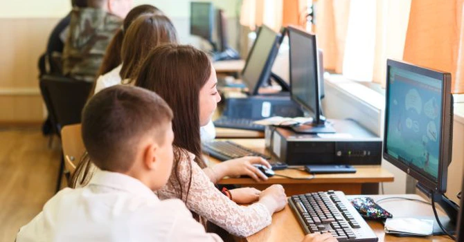 Circa 30% din școlile din România au calculatoare recondiționate primite din donații. Începe o nouă campanie de colectare