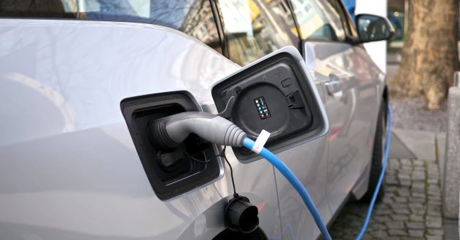 Vânzările de maşini electrice în UE au înregistrat un salt de 43% în luna mai – ACEA