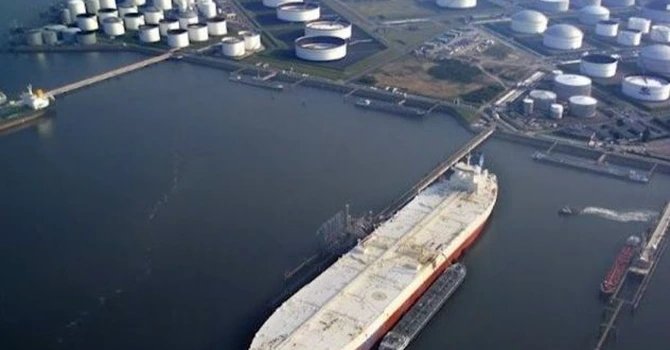 E bătaie pe super-tancurile petroliere. Record al ultimilor 18 ani pentru comenzi