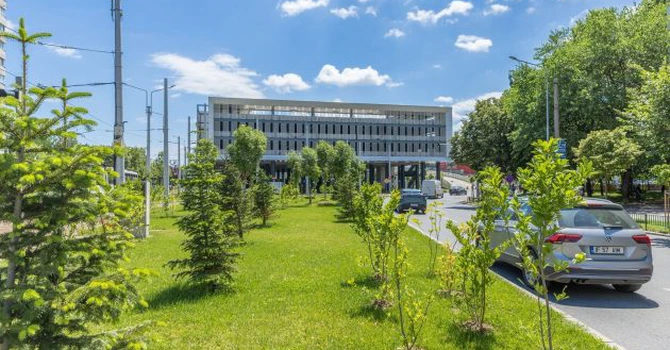 FOTO Primăria București anunță că dă în folosință două mari parcări cu plată. Vezi unde