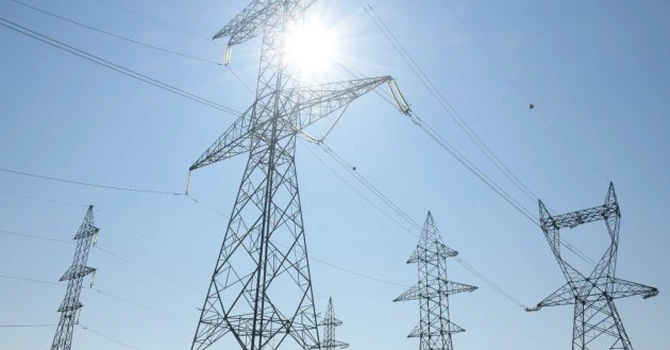 RECORD! Energia electrică a ajuns la peste 1.000 de euro/MWh, mâine seară pe piața de la București. Este cel mai mare preț din istorie