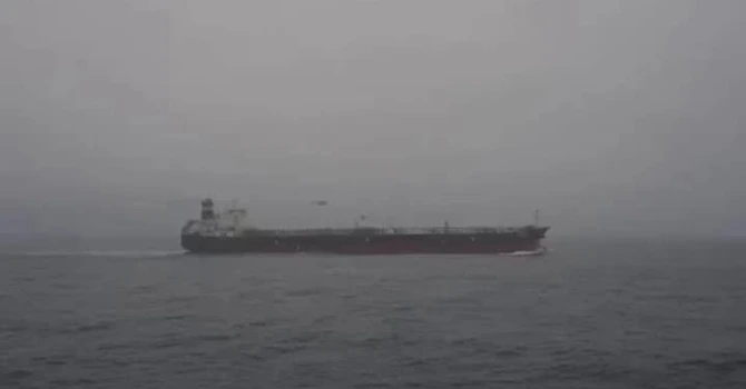 VIDEO Flota fantomă rusească – Un nou petrolier a fost capturat în Atlantic de Franţa