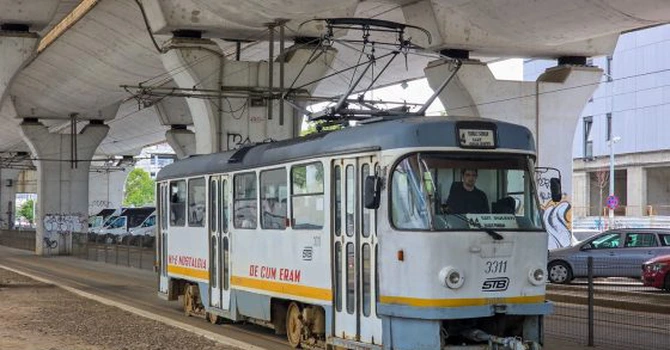 Ies de pe șine ultimele tramvaie Tatra din București