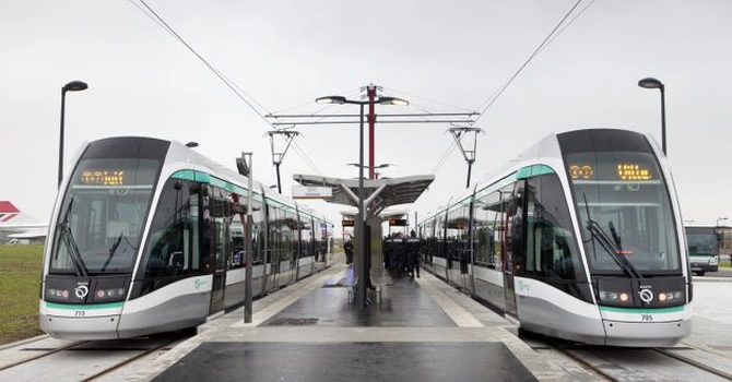 100 de troleibuze şi 79 de tramvaie noi, în Bucureşti, din fonduri europene, prin Programul Regional Bucureşti-Ilfov. Anunțul PMB