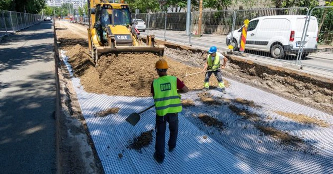 FOTO Reabilitare linii de tramvai București. Cum mai evoluează lucrările pe un șantier al PORR Construct