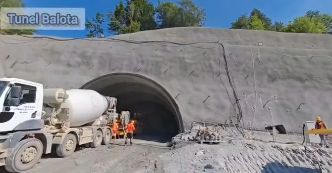 VIDEO Autostrada A1 Sibiu – Pitești: Turcii de la Mapa – Cengiz au început lucrările la al treilea tunel din secțiunea 2