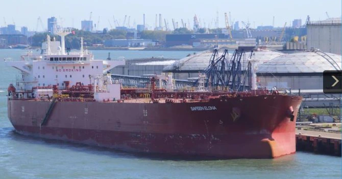 Povestea dronei ucrainene explodate în Constanța se complică. Petrolierul pe care ar fi vrut să-l scufunde după ce a plecat din România nu este pe nicio listă occidentală de sancțiuni, iar petrolul descărcat la noi nu era rusesc