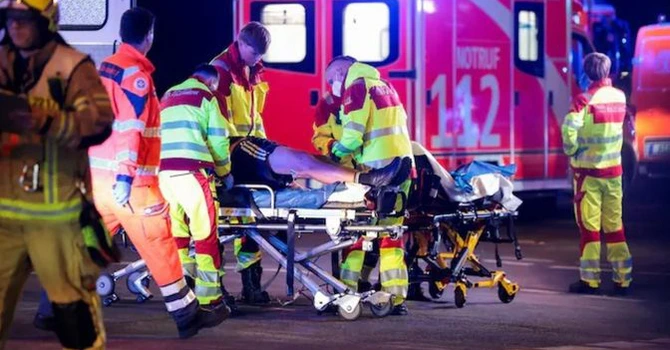 Tragedie la Berlin: Un mort şi 16 răniţi după ce o maşină a intrat în mulţime la Gay Pride