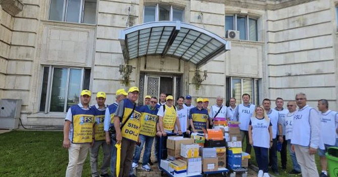 Sindicatele din învățământ critică Legea salarizării promovată de Guvern, prin care condamnă educația la subfinanțare, și cer Parlamentului să corecteze nedreptatea