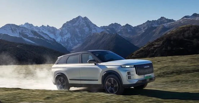 Lecția chineză: Cum a reușit „Temu Range Rover” să depășească originalul în Marea Britanie
