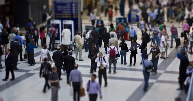 Rata șomajului în Marea Britanie s-a menținut în mod neașteptat la 4,9%