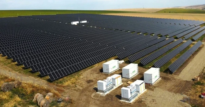 Un nou parc mare fotovoltaic în România. Centrala de 146 MW a Nofar de la Ghimpați a început să producă energie