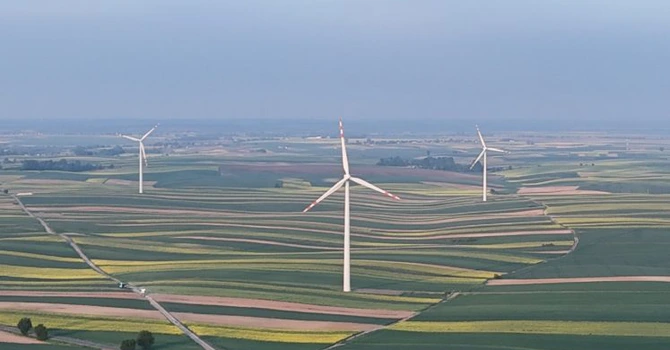 PPC intră pe piața de energie din Polonia. Grupul grec cumpără proiecte solare și eoliene de 277,3 MW de la subsidiarele locale ale companiei portugheze EDP Renewables