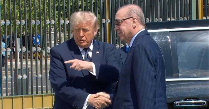 Trump a spus din nou, la Ankara, că e dezamăgit de modul în care NATO a reacționat la războiul declanșat de SUA împotriva Iranului. Președintele american nu a uitat nici de subiectul Groenlanda