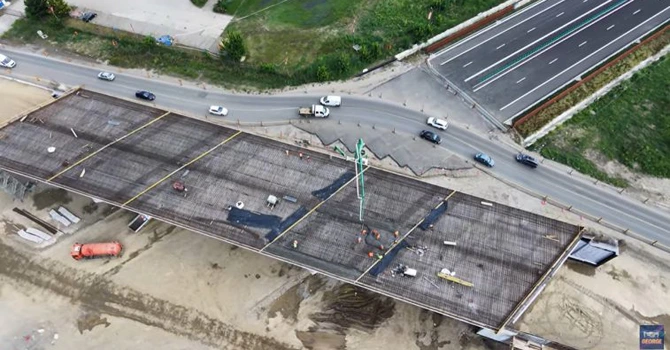 VIDEO Autostrada Bucureștiului A0. A început suprabetonarea pasajului DN3 de pe lotul chinezilor. Când va fi gata