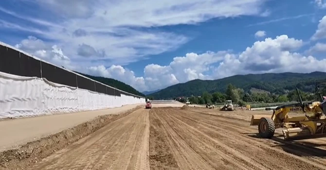 VIDEO Autostrada A1 Sibiu – Pitești. Lucrările la secțiunea 3 se apropie de 15%. De unde va începe forarea celui mai lung tunel