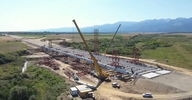VIDEO Autostrada A13 Sibiu – Făgăraș. Ce progese înregistrează turcii de la Makyol pe tronsoanele 3 și 4
