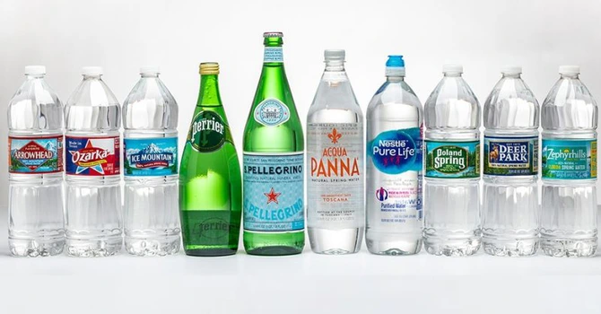 Nestle vrea trei miliarde de euro din vânzarea unei participaţii la divizia sa de apă îmbuteliată