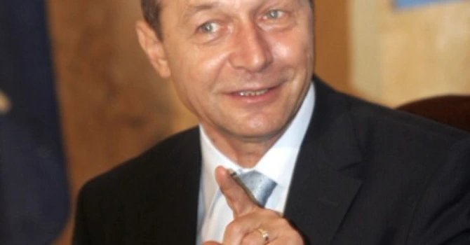 Bolojan, lovit în plin și de Băsescu: Ar trebui să lase orgoliile. Împreună cu PSD au adus țara în situația de acum